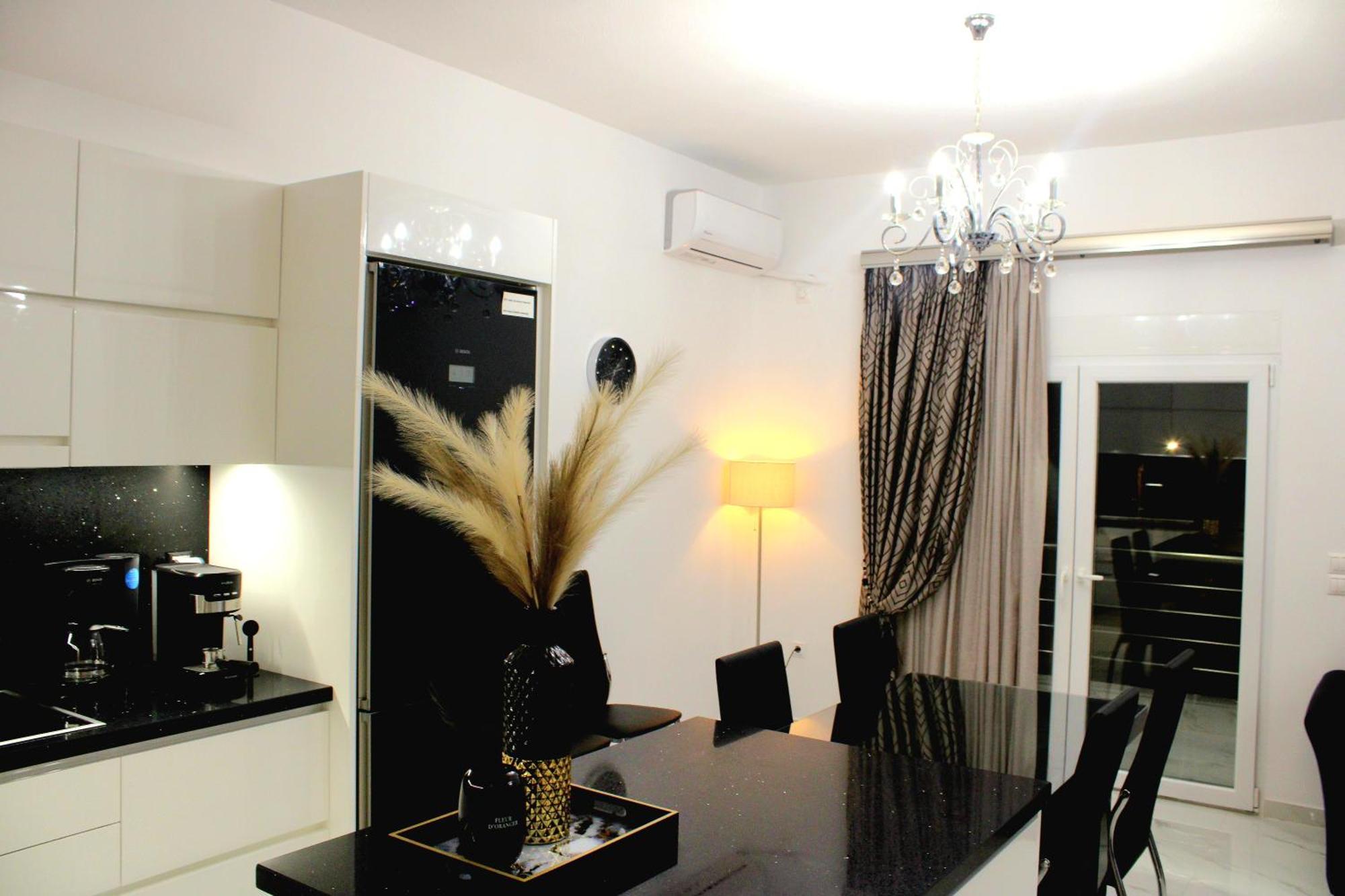 Black & White Seaside House Kalamia Corinth Экстерьер фото